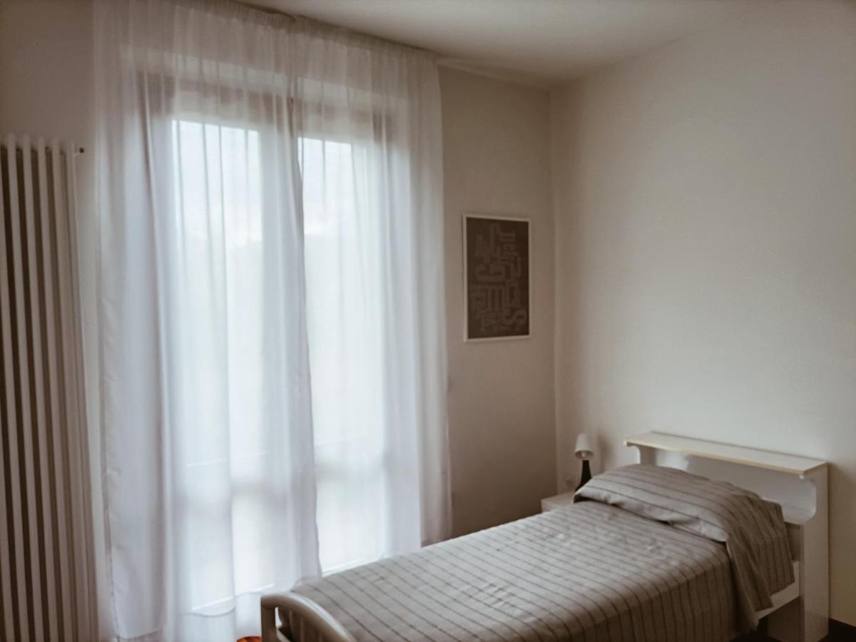 Casa Emilia - Appartamento Per Vacanze - Foligno Exterior foto